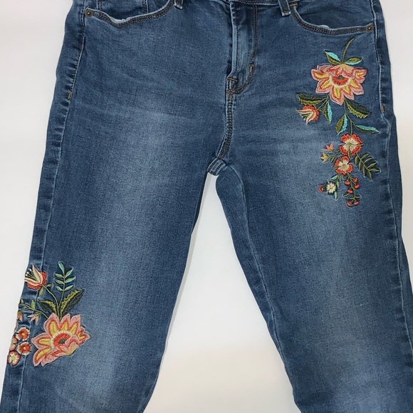 Old Navy Embroidered Rockstar Jeans - Picture 4 of 4